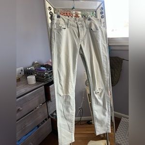 Light wash skinny jeans